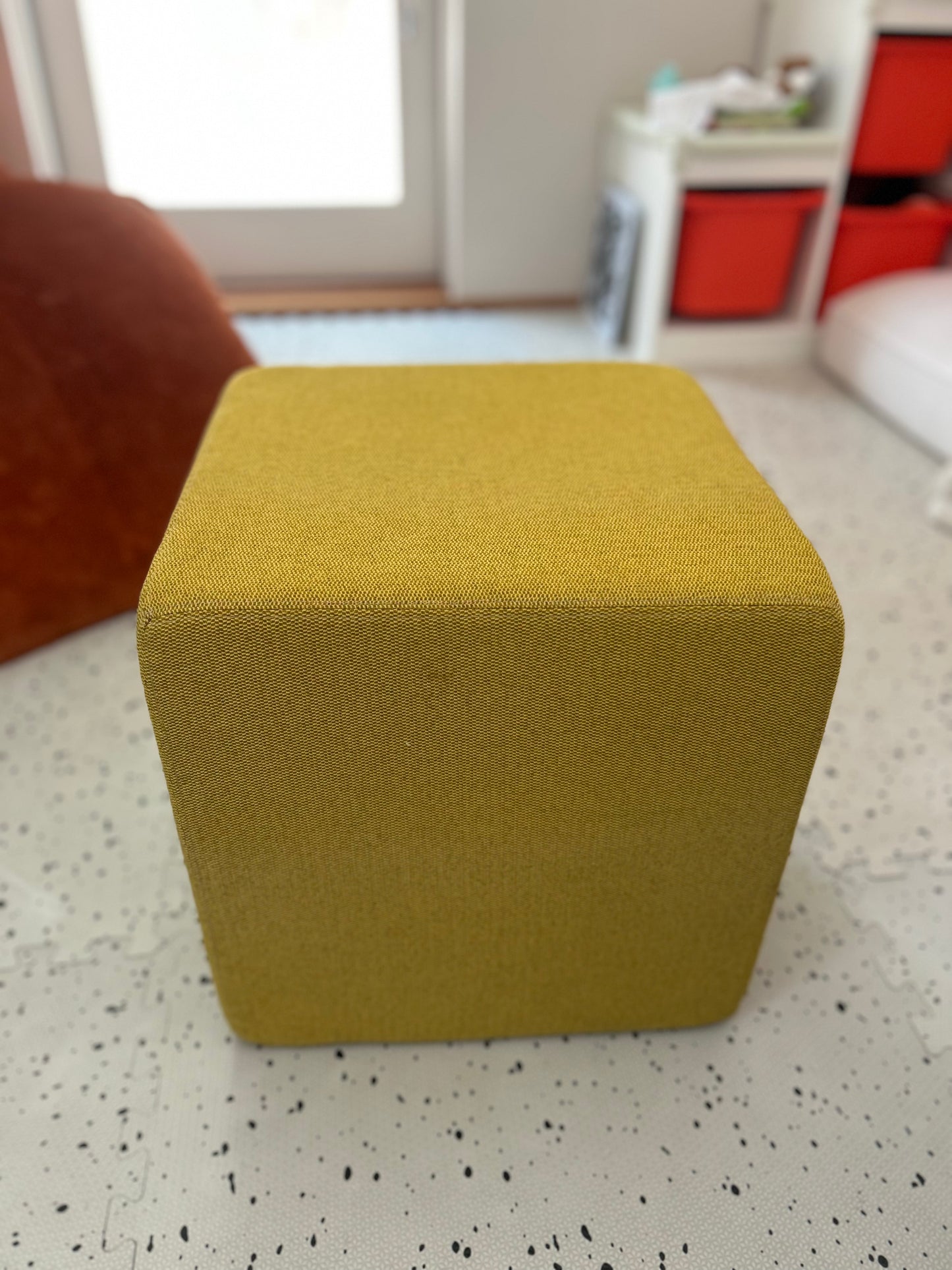 Peter J. Lassen Grid Block Modular Seating System