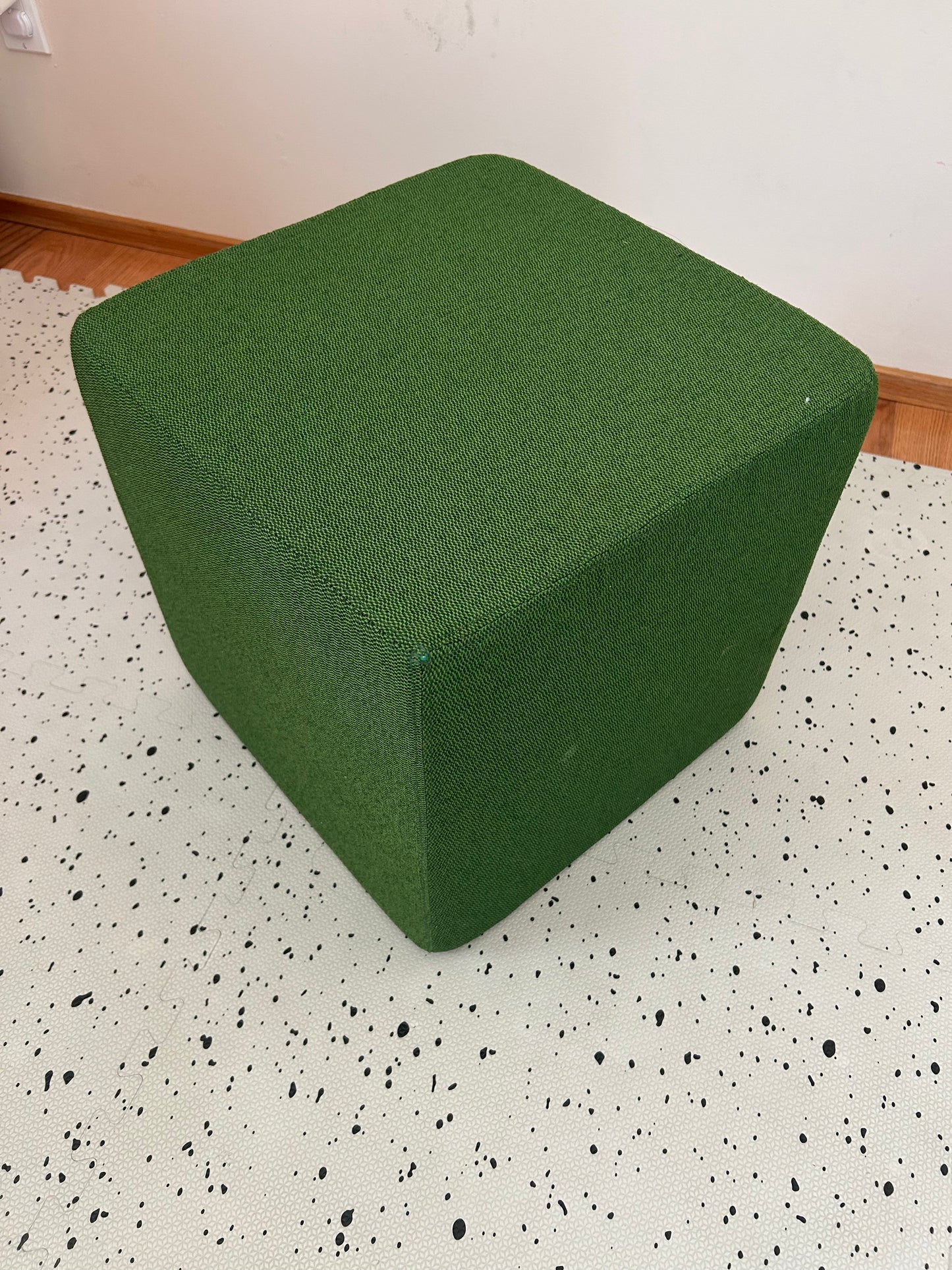 Peter J. Lassen Grid Block Modular Seating System